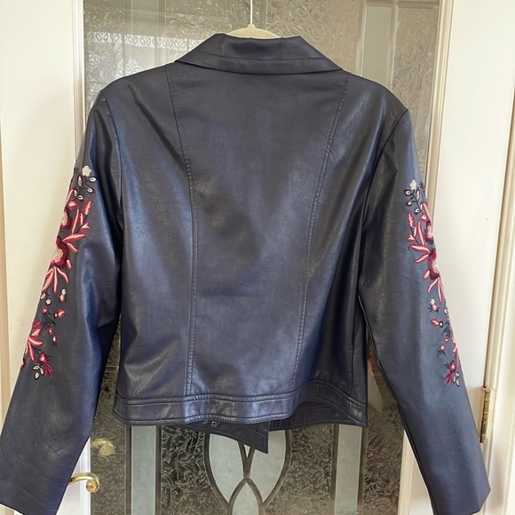 Guess Embroidered Jacket - Picture 2 of 6